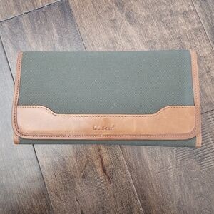 Vintage LL Bean Travel Passport Wallet Army Green Canvas w/ Tan Leather....